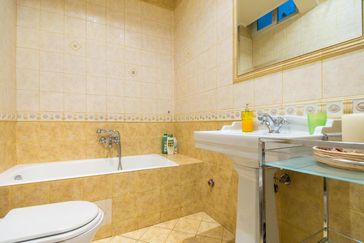 Bed and Breakfast Family House Next To Acropolis Афины Экстерьер фото